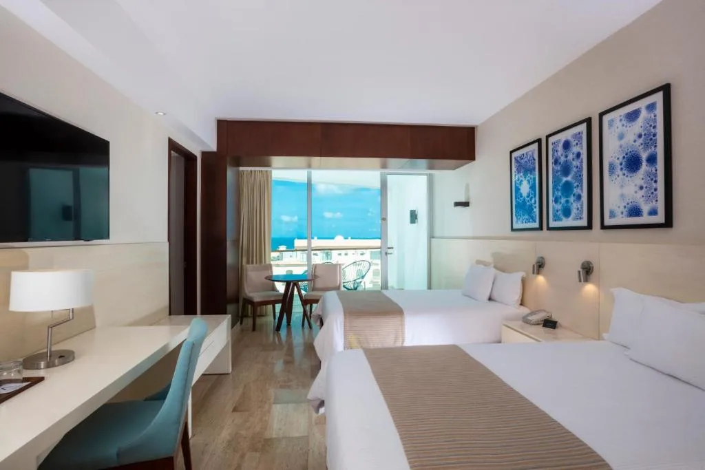 Altitude at Krystal Grand Cancun: another view