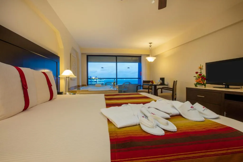 Crown Paradise Club Cancun: another view