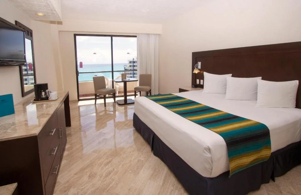 Crown Paradise Club Cancun: another view