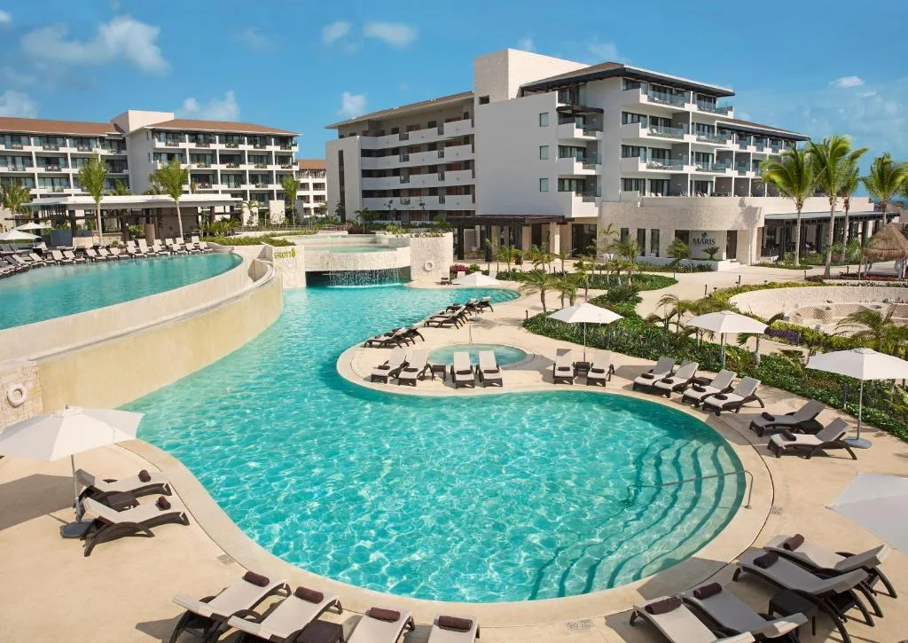 Dreams Playa Mujeres Golf & Spa Resort: another view