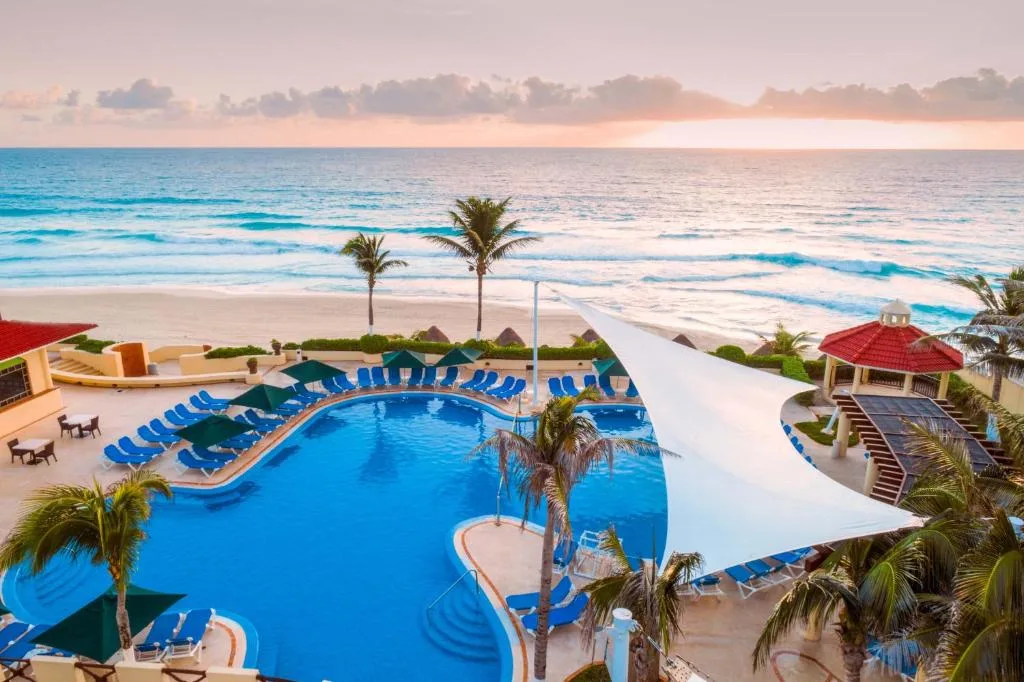 GR Solaris Cancun: another view