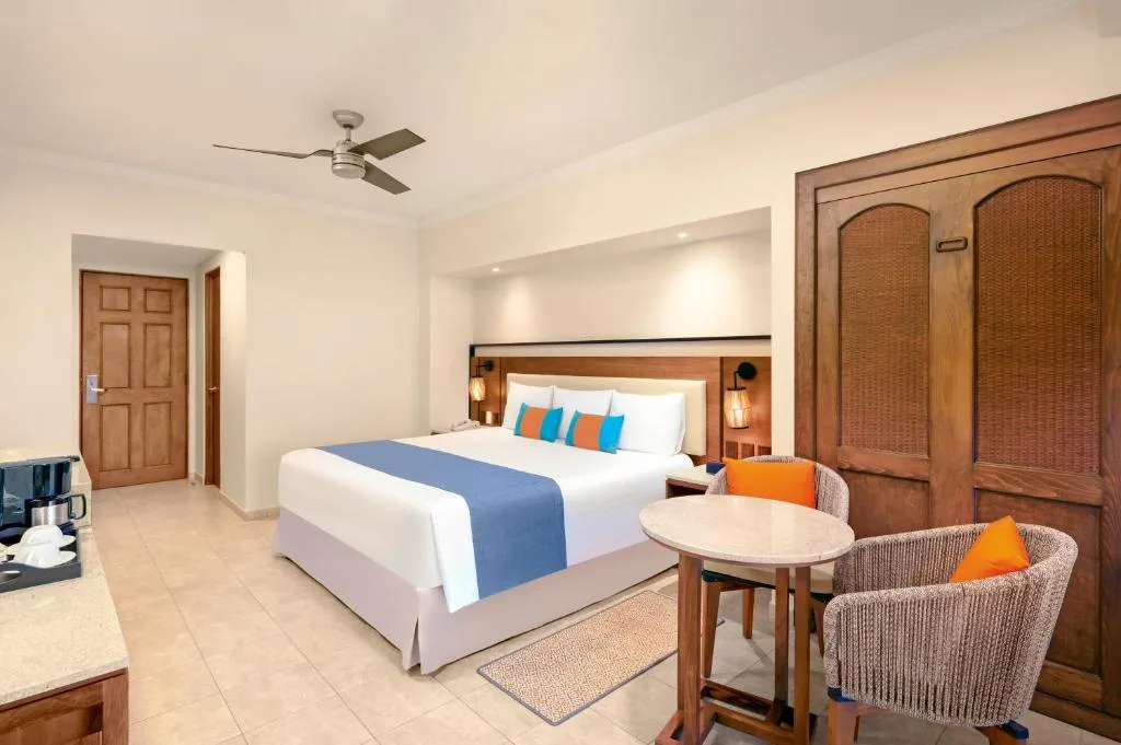 GR Solaris Cancun: another view