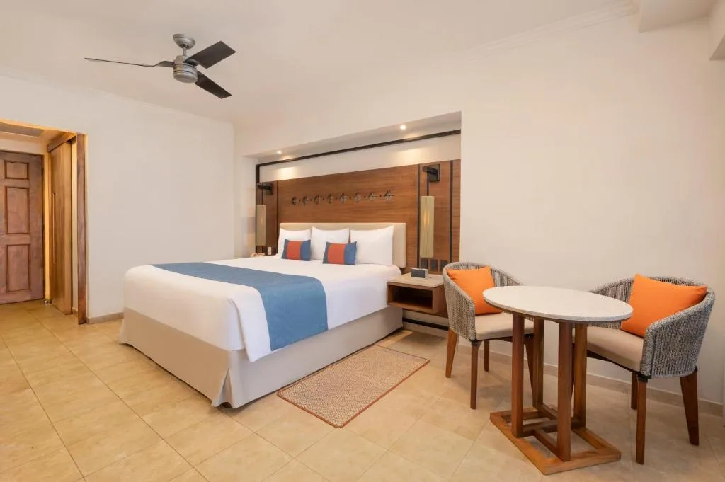 GR Solaris Cancun: another view