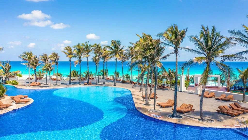 Grand Oasis Cancun: another view