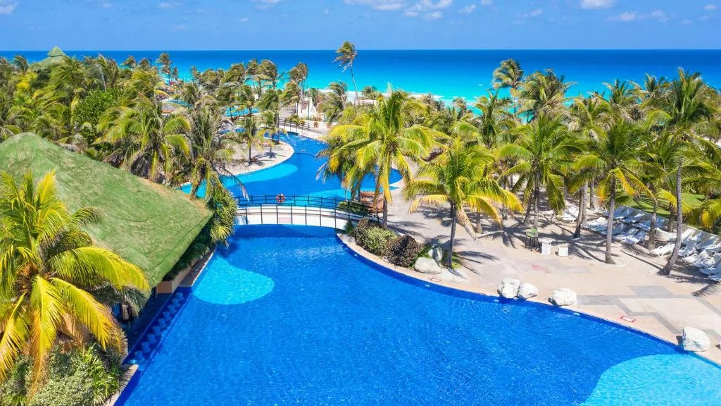 Grand Oasis Cancun: another view