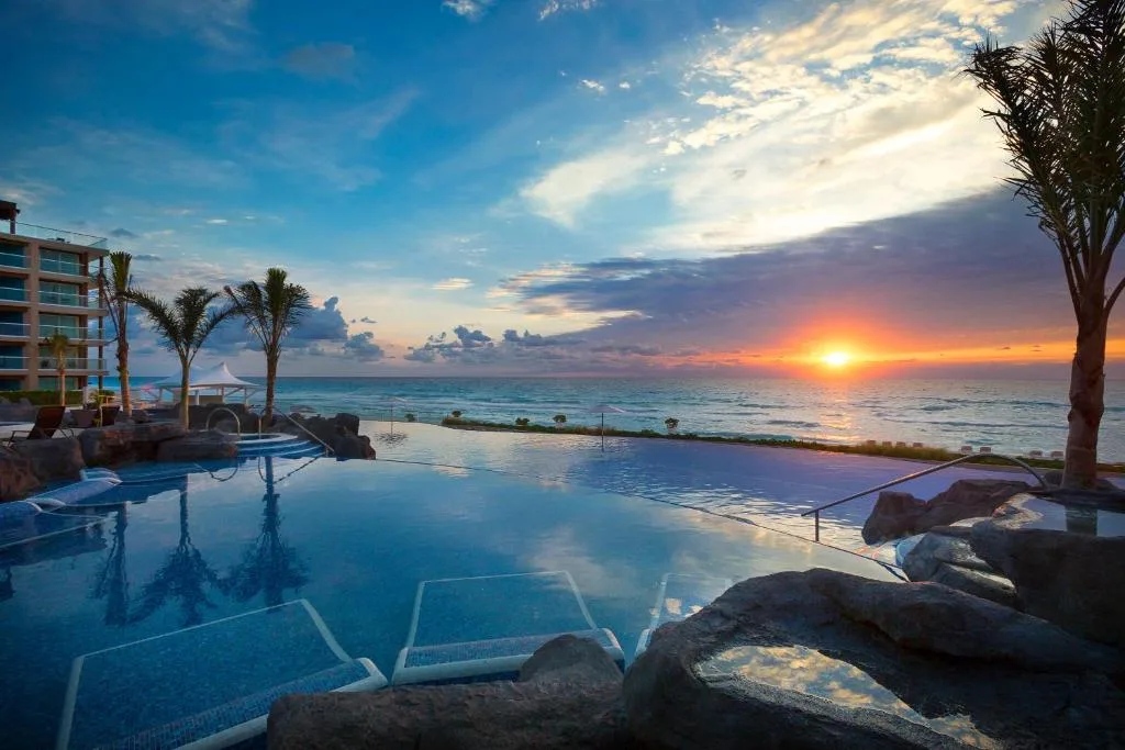 Hard Rock Hotel Cancun: another view