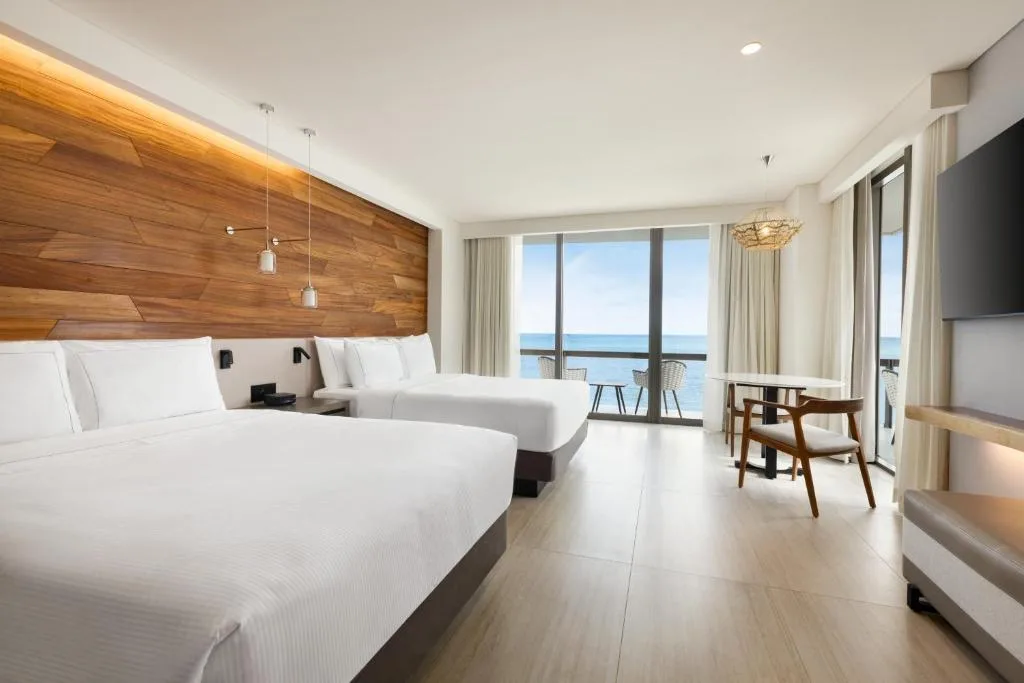Hilton Cancun, an All-Inclusive Resort: another view