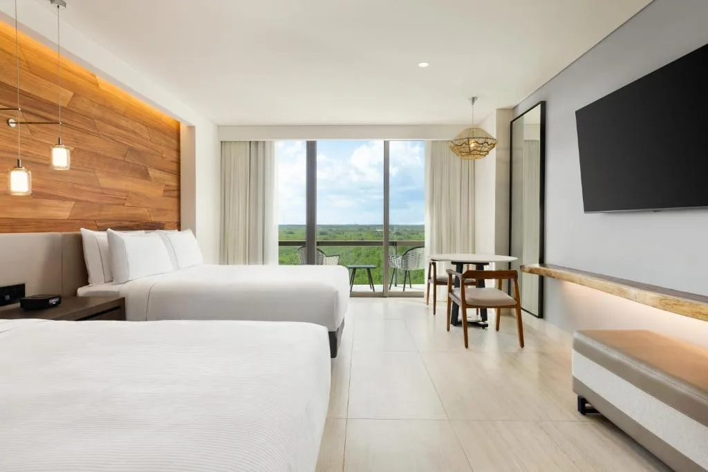 Hilton Cancun, an All-Inclusive Resort: another view
