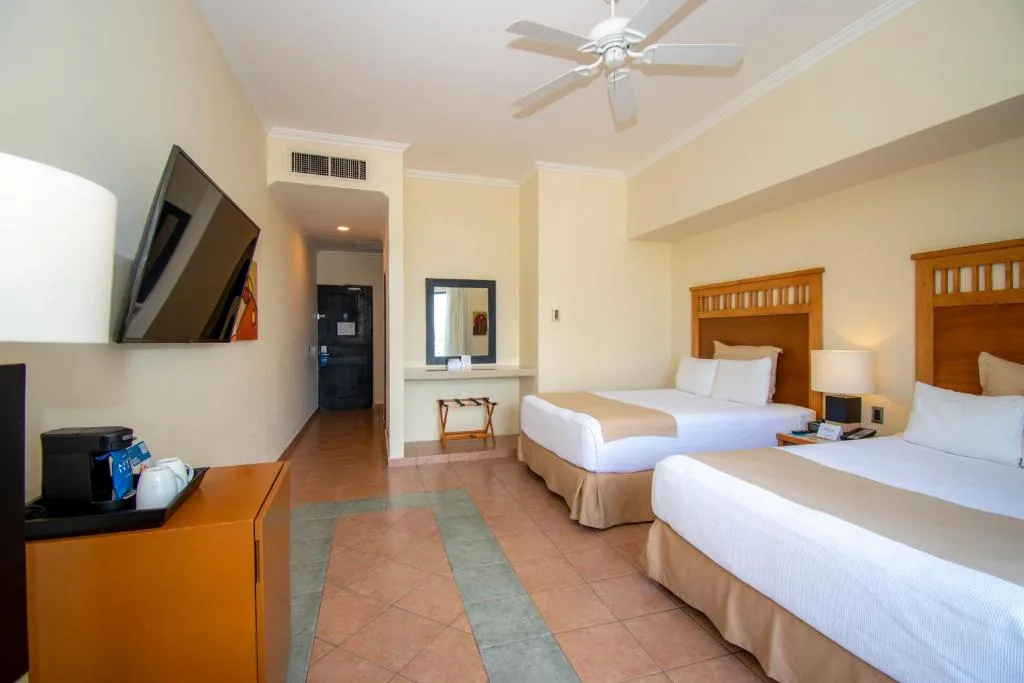 Hotel NYX Cancun: another view