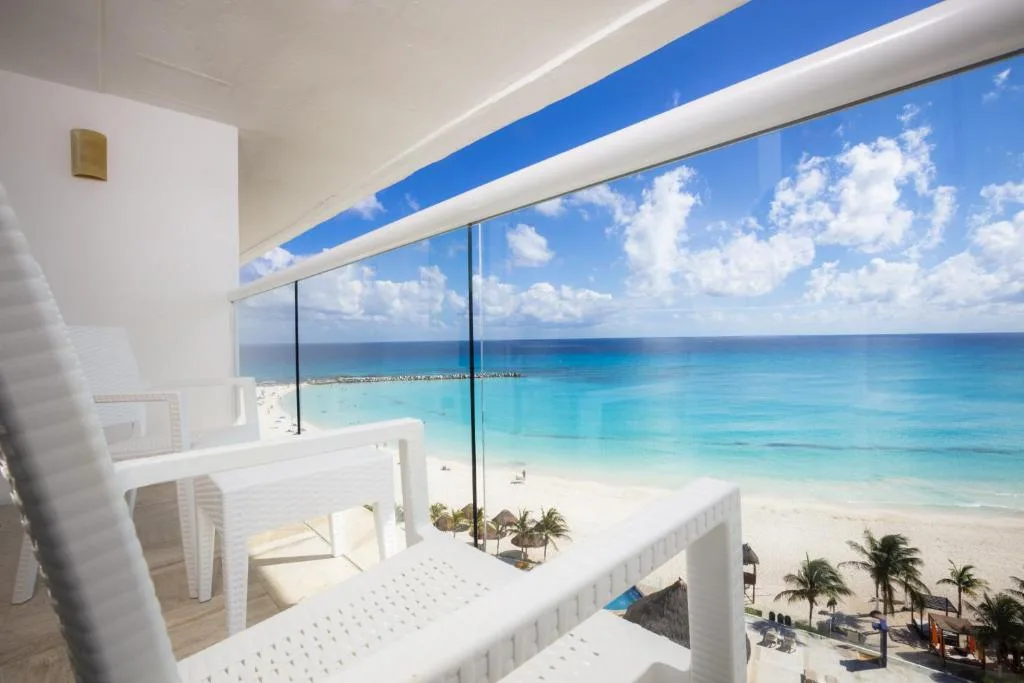 Krystal Cancun: another view