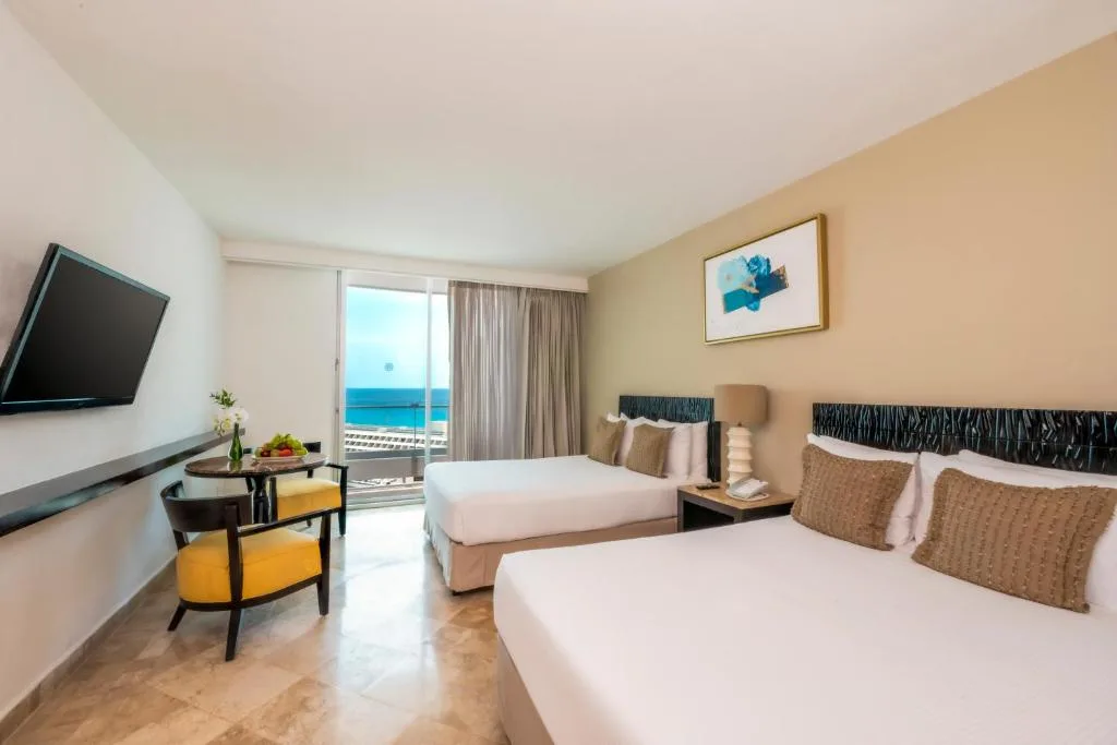 Krystal Grand Cancun: another view