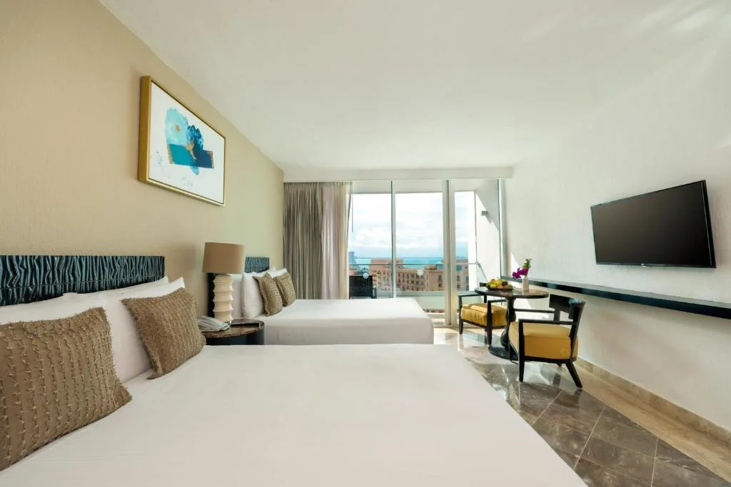 Krystal Grand Cancun: another view