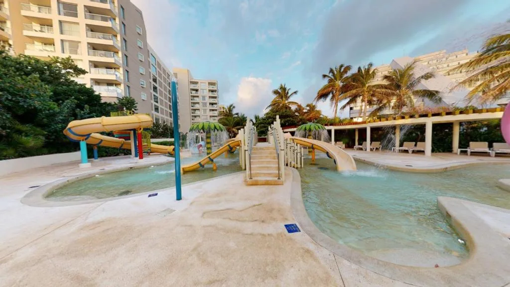 Park Royal Beach Cancun: another view