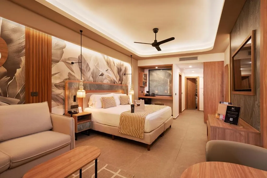 Riu Palace Peninsula: another view