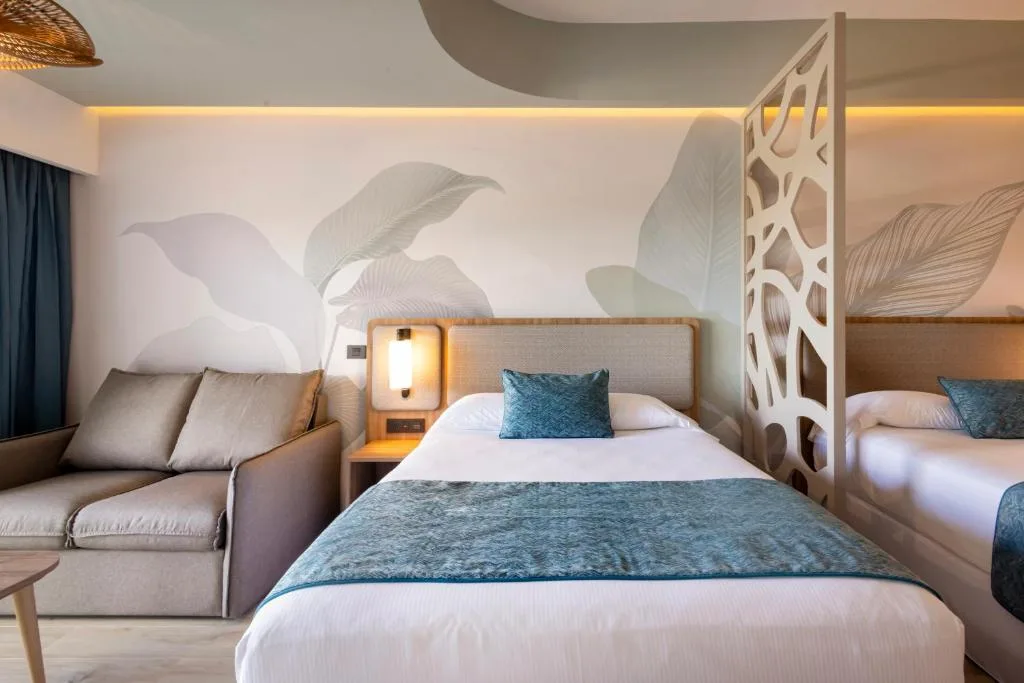 Riu Ventura: another view