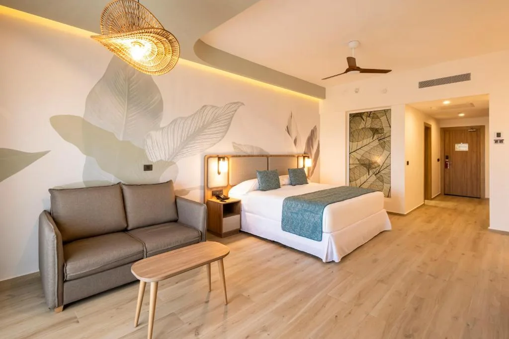 Riu Ventura: another view