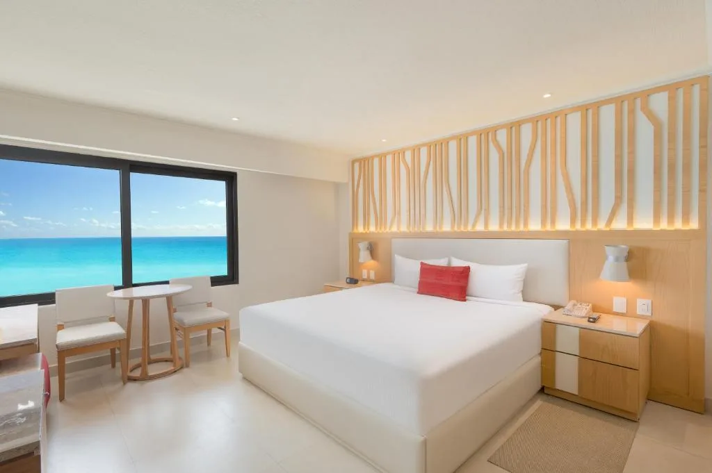 Royal Solaris Cancun: another view