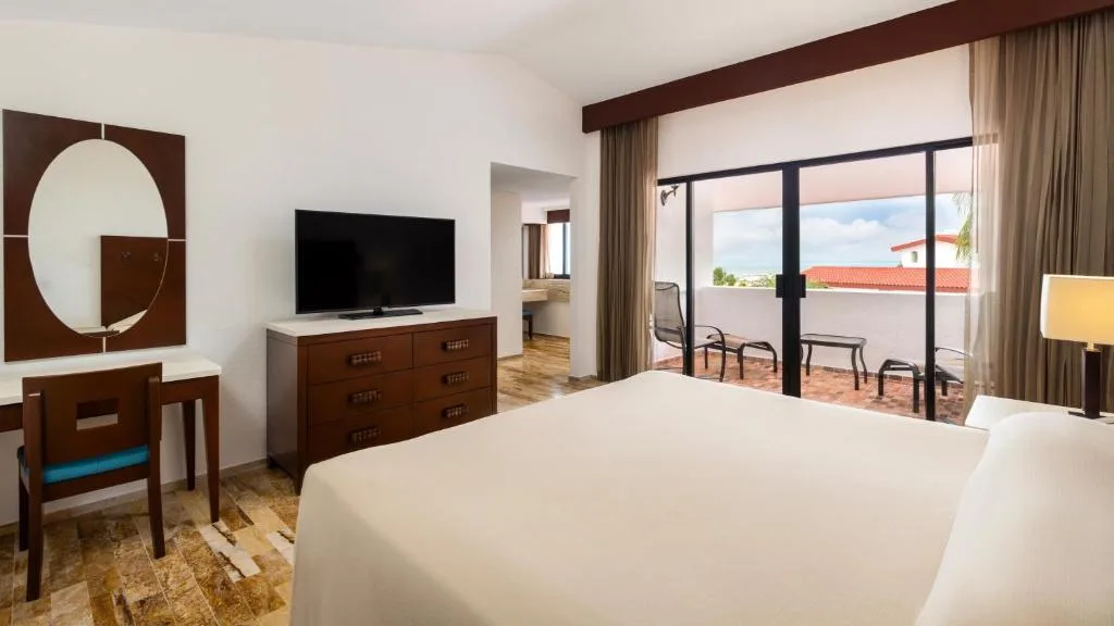 Holiday Inn Club Vacations The Royal Cancun: another view