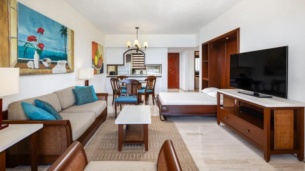Holiday Inn Club Vacations The Royal Cancun: another view