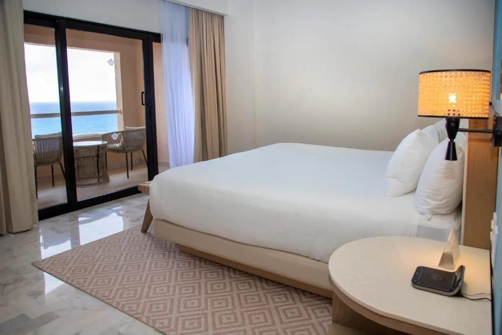 Wyndham Grand Cancun All Inclusive Resort & Villas: another view