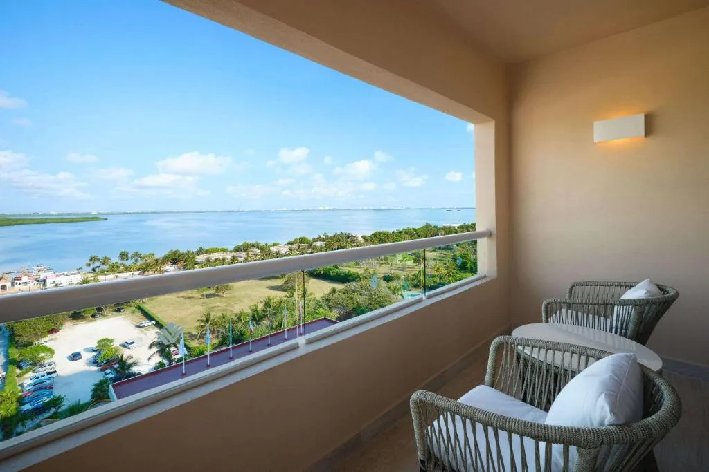 Wyndham Grand Cancun All Inclusive Resort & Villas: another view